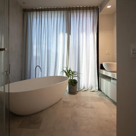 Piccola Maesta' Boutique チヴィタノーヴァ・マルケ