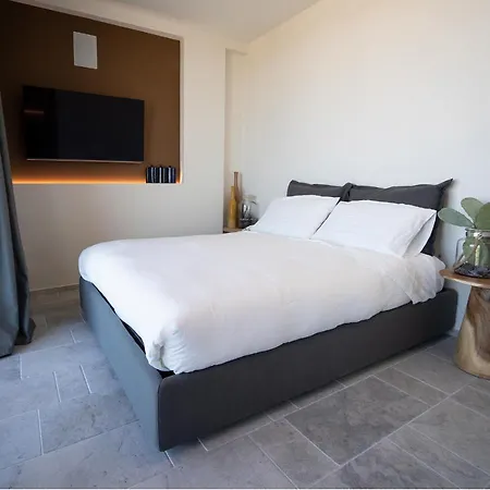 アパートホテル Piccola Maesta' Boutique チヴィタノーヴァ・マルケ