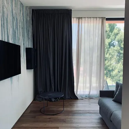 アパートホテル Piccola Maesta' Boutique チヴィタノーヴァ・マルケ