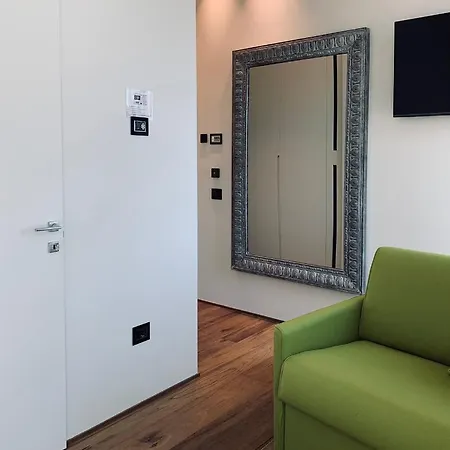 アパートホテル Piccola Maesta' Boutique チヴィタノーヴァ・マルケ