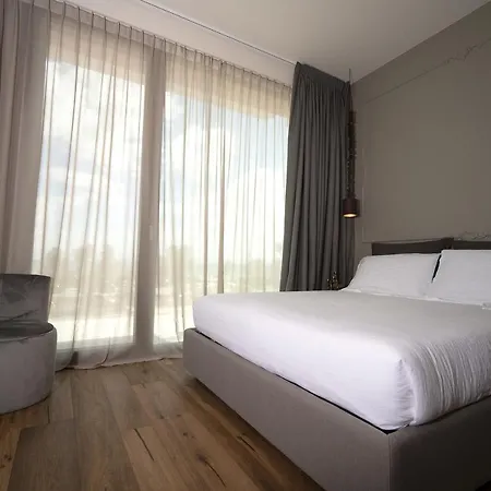 Piccola Maesta' Boutique 4* チヴィタノーヴァ・マルケ